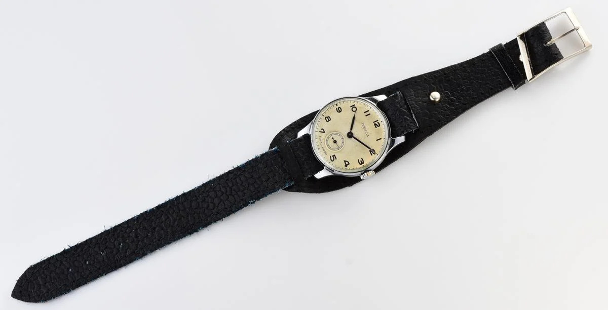 Vintage Soviet mechanical Pobeda wrist watch, 1MChZ, 2nd quarter of 1952