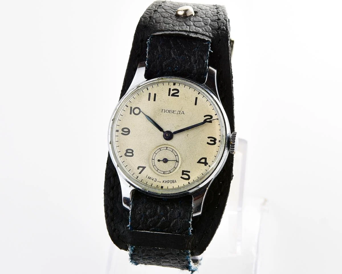 Vintage Soviet mechanical Pobeda wrist watch, 1MChZ, 2nd quarter of 1952