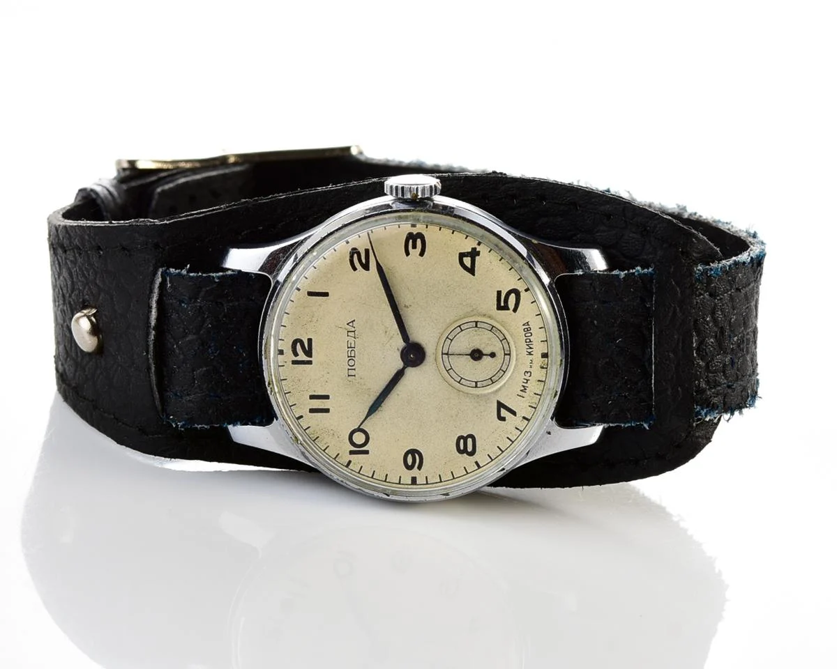 Vintage Soviet mechanical Pobeda wrist watch, 1MChZ, 2nd quarter of 1952