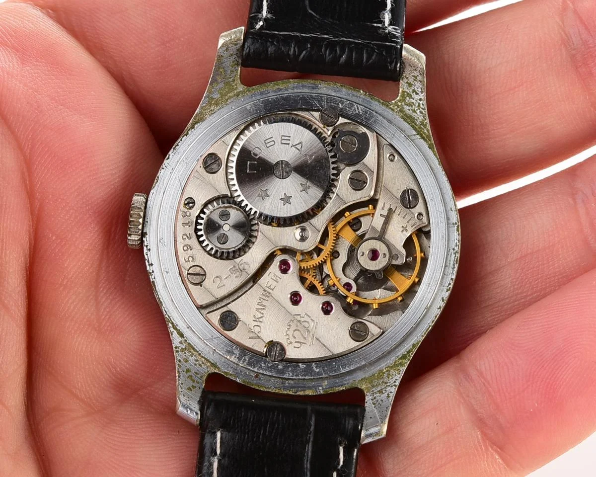 Excellent vintage Soviet mechanical Pobeda wrist watch from 2nd quarter 1956