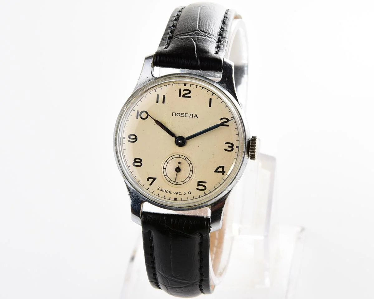 Excellent vintage Soviet mechanical Pobeda wrist watch from 2nd quarter 1956