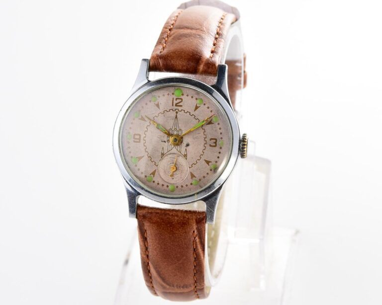 Vintage soviet mechanical POBEDA wrist watch with Kremlin