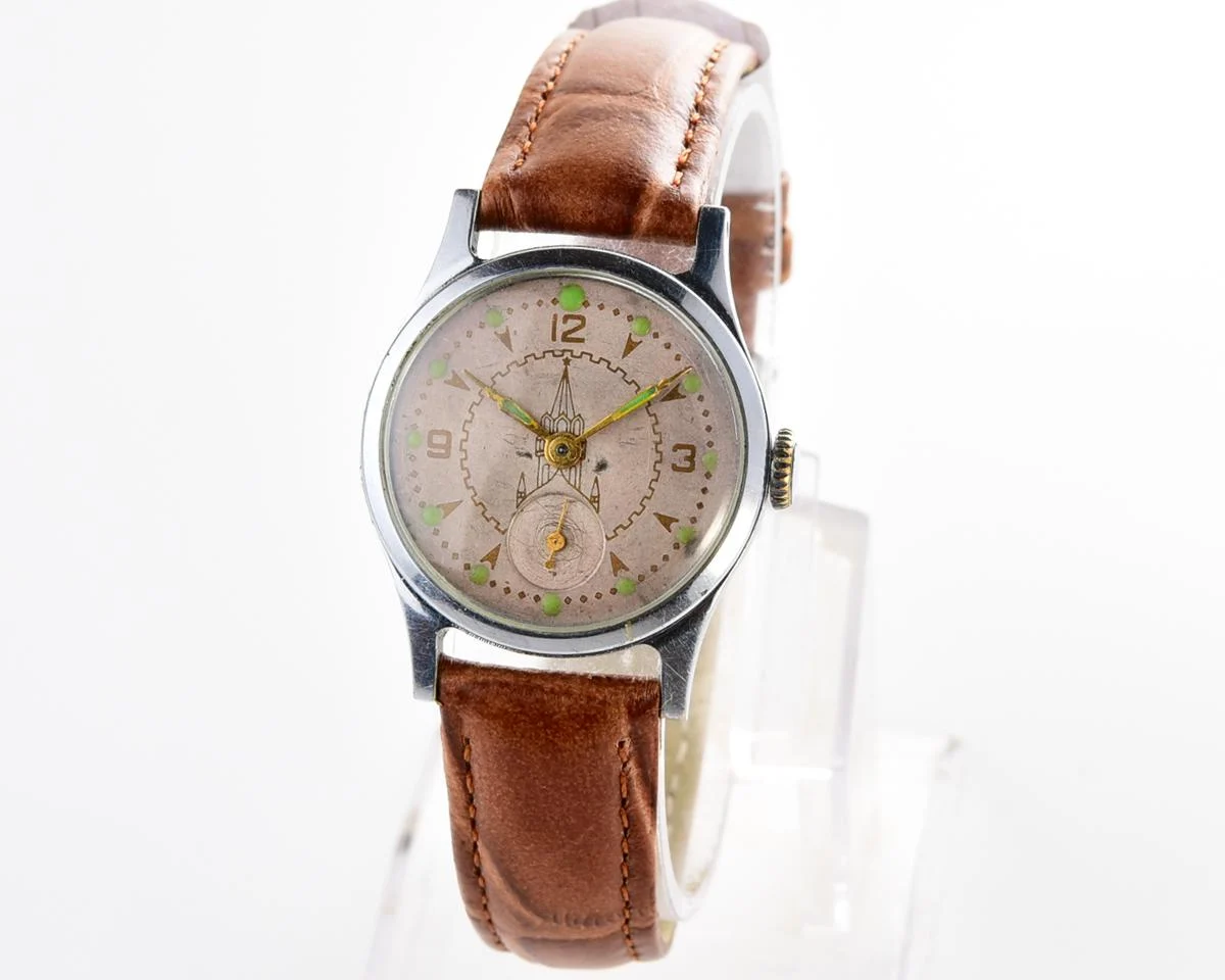 Vintage Soviet mechanical Pobeda wrist watch with Kremlin