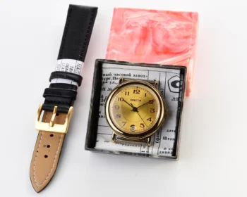 TIME CAPSULE: Vintage gold-plated Soviet Raketa watch, New Old Stock (NOS)!