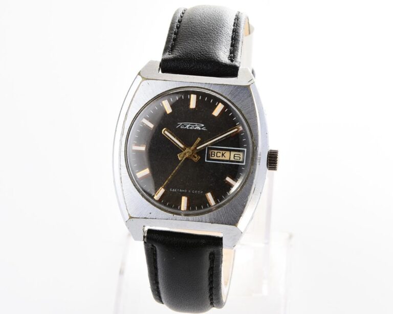 RAKETA vintage mechanical wrist watch with double calendar