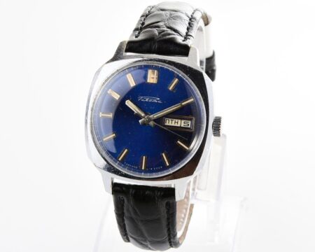 Soviet mechanical RAKETA with automatic self winding movement