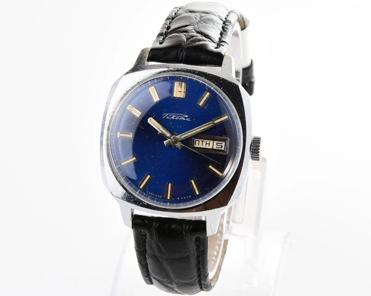 Soviet mechanical Raketa with automatic self winding movement