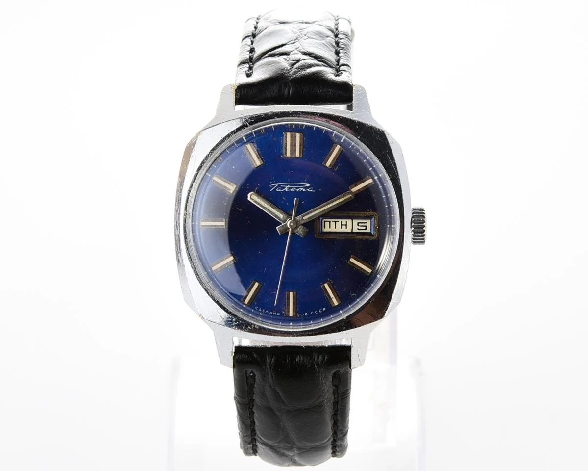 Soviet mechanical Raketa with automatic self winding movement
