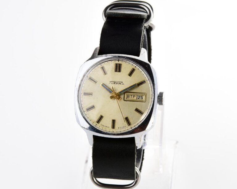 Vintage soviet RAKETA wrist watch with automatic movement