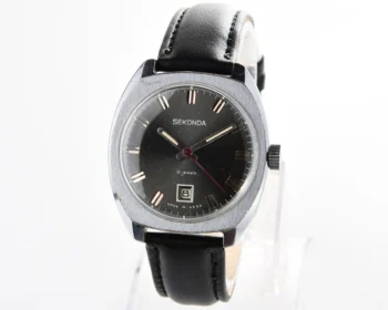 Soviet vintage Sekonda mechanical watch with date on 6 o'clock