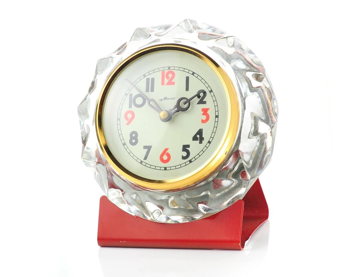 Excellent condition vintage Mayak Soviet mechanical clock, 2 weeks power reserve!