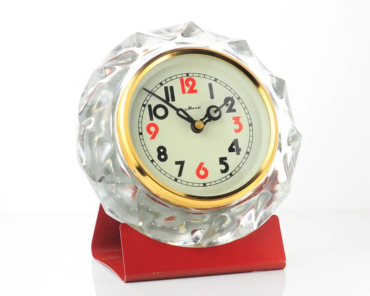 Excellent condition vintage Mayak Soviet mechanical clock, 2 weeks power reserve!