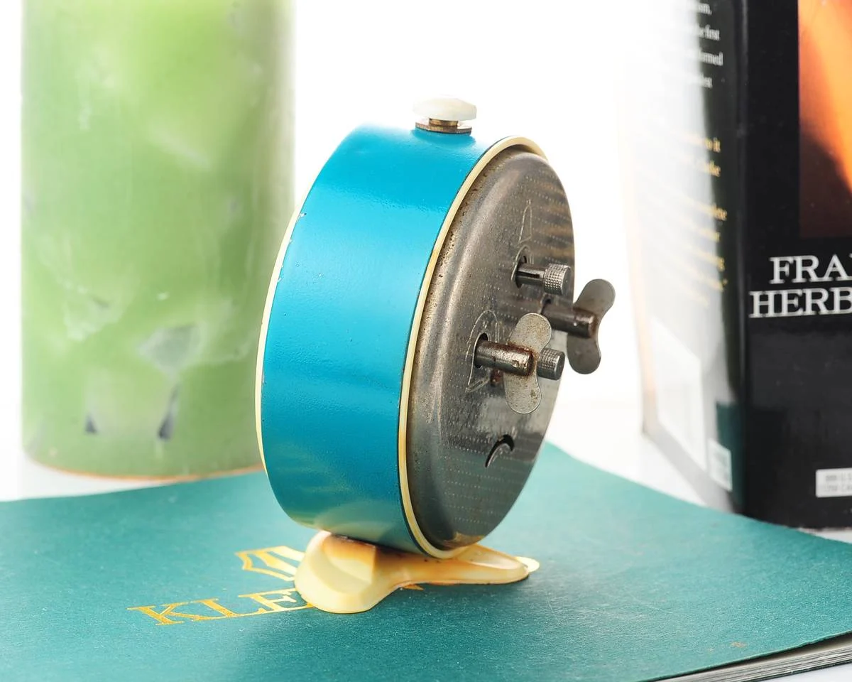 Vitjaz' vintage Soviet mechanical alarm clock - green, 3.7 inches diameter