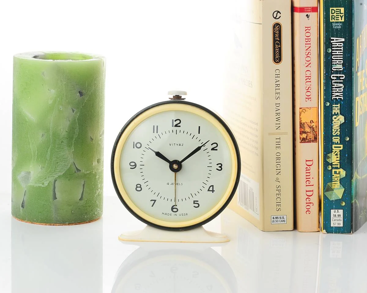 Vitjaz' vintage Soviet mechanical alarm clock - Dark Green, 3.7 inches diameter