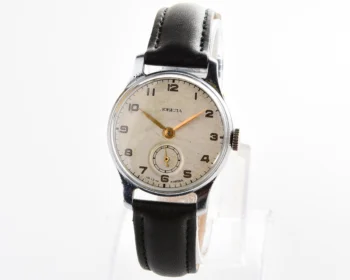 Vintage Soviet mechanical Pobeda wrist watch, 1MChZ, 3rd quarter 1951