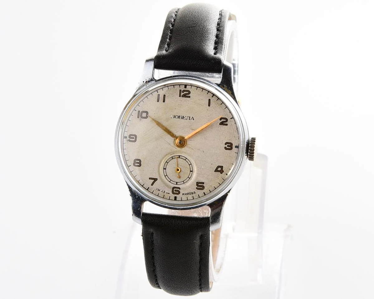 Vintage Soviet mechanical Pobeda wrist watch, 1MChZ, 3rd quarter 1951
