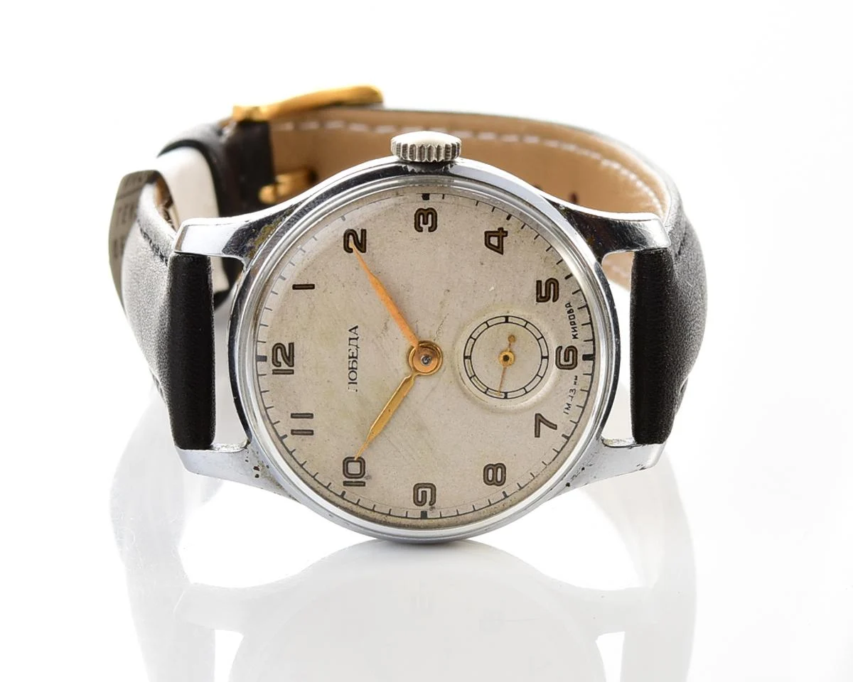 Vintage Soviet mechanical Pobeda wrist watch, 1MChZ, 3rd quarter 1951