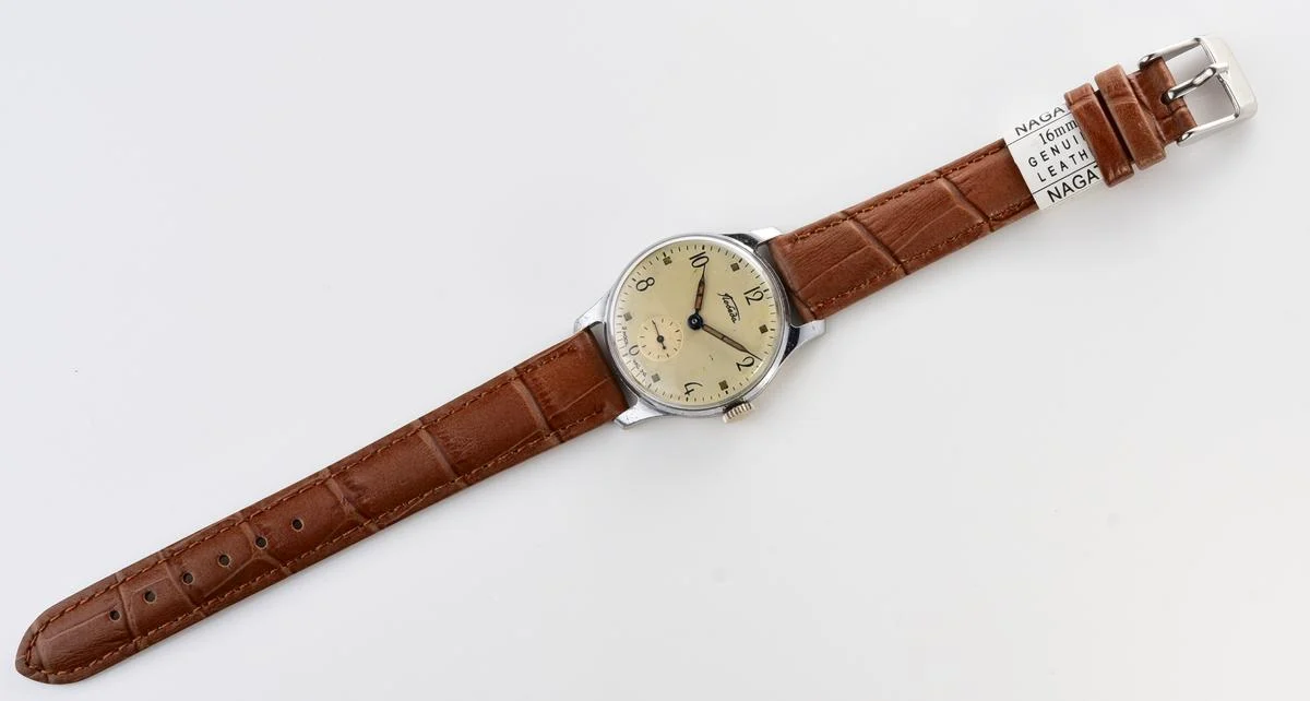 Vintage Soviet mechanical Pobeda wrist watch from 2nd quarter 1956!