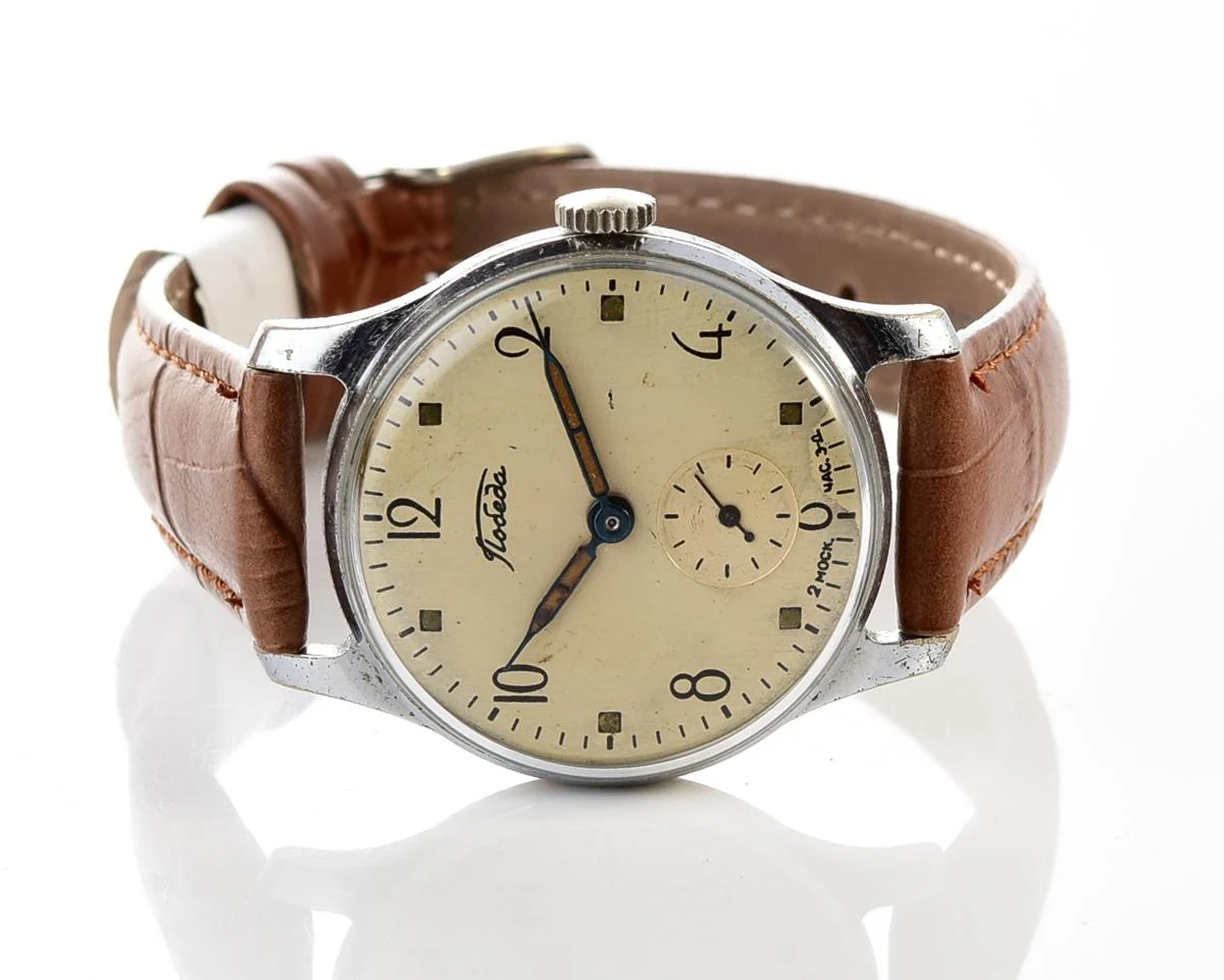 Vintage Soviet mechanical Pobeda wrist watch from 2nd quarter 1956!