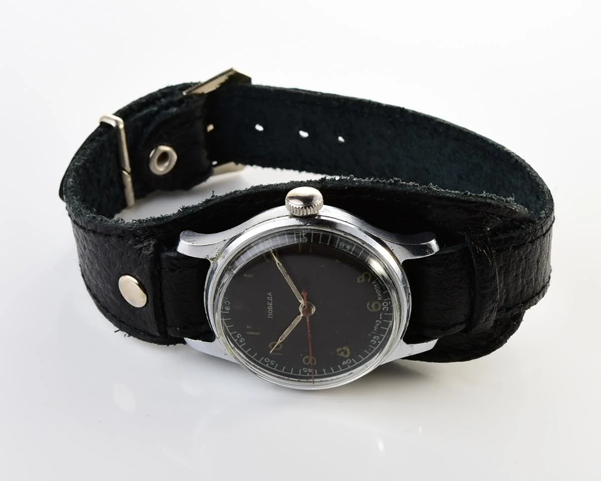 Rare vintage Soviet mechanical Pobeda in uncommon hermetic case, 2nd quarter of 1956!