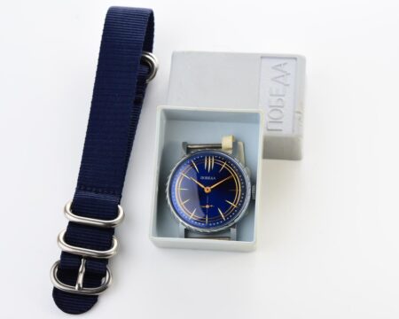 Excellent mechanical POBEDA watch, with box and NATO strap