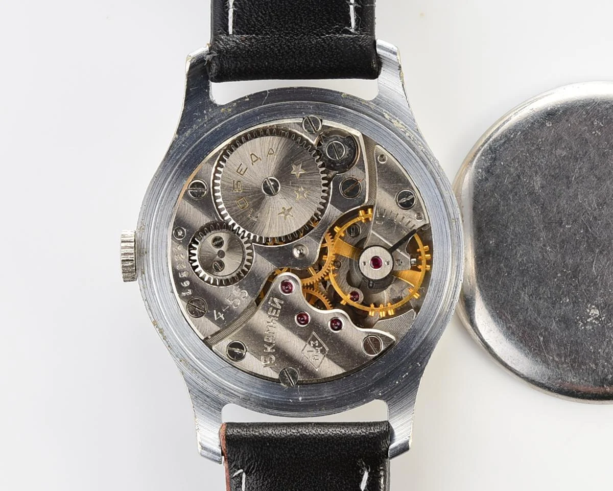 Excellent vintage Soviet mechanical Pobeda wrist watch, 1MChZ, 4th quarter 1955!