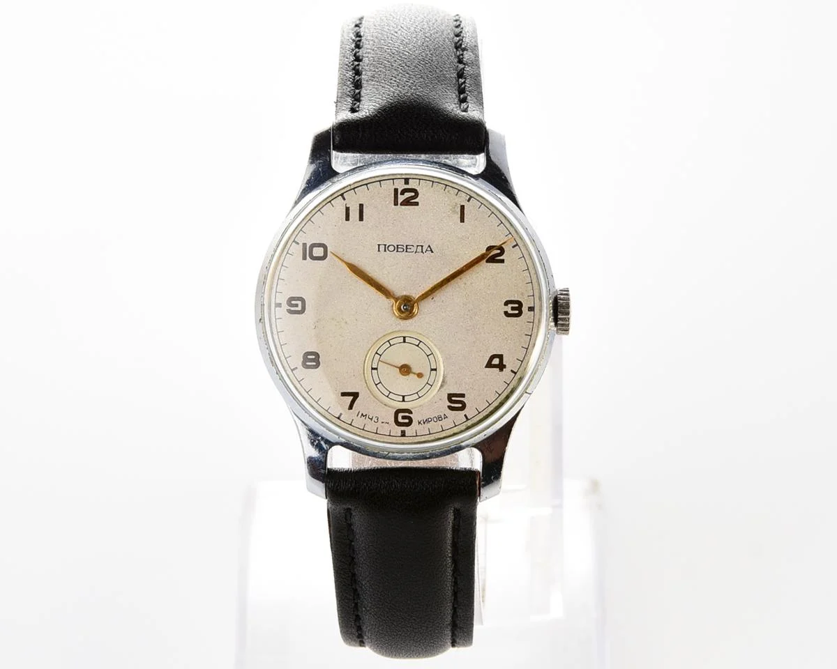 Excellent vintage Soviet mechanical Pobeda wrist watch, 1MChZ, 4th quarter 1955!