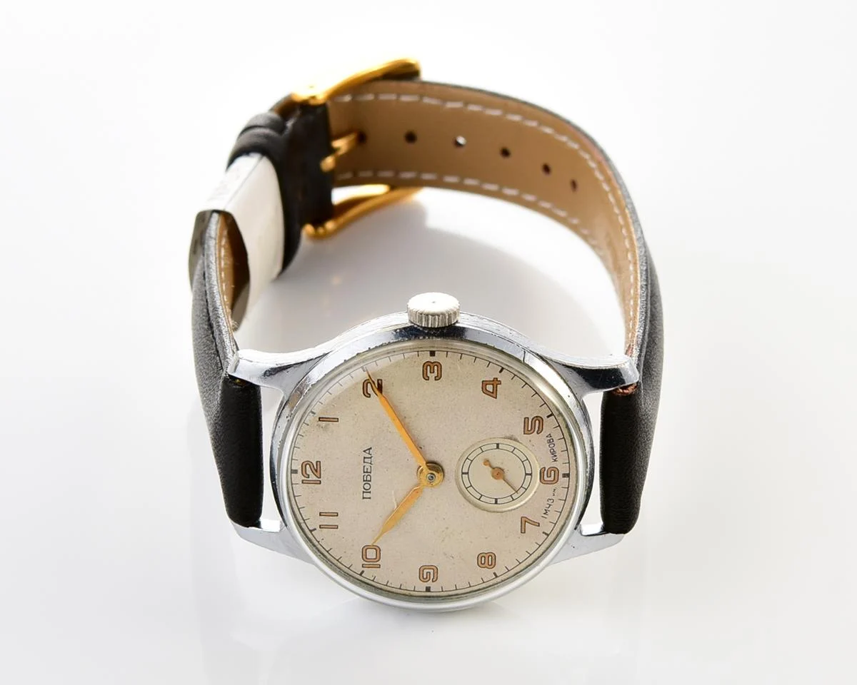 Excellent vintage Soviet mechanical Pobeda wrist watch, 1MChZ, 4th quarter 1955!