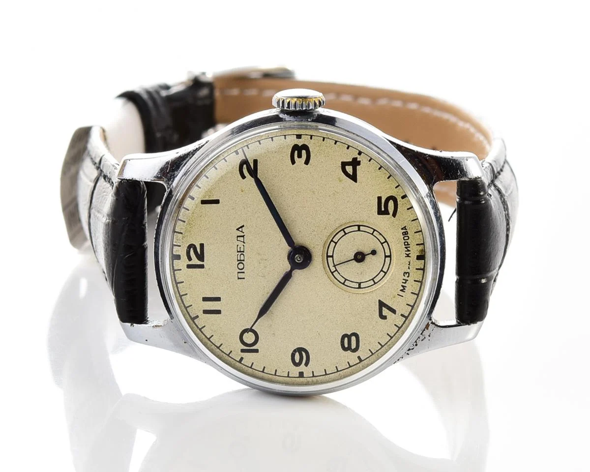 Vintage Soviet mechanical Pobeda wrist watch, 1MChZ, 1st quarter 1952