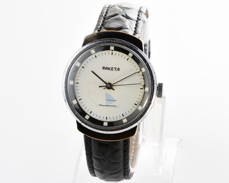 Soviet RAKETA vintage mechanical watch