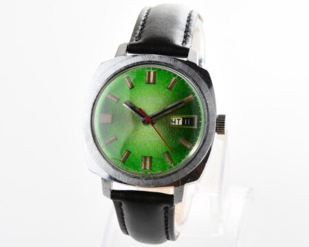 RARE: Vostok 2428 mechanical large vintage wrist watch with double calendar!