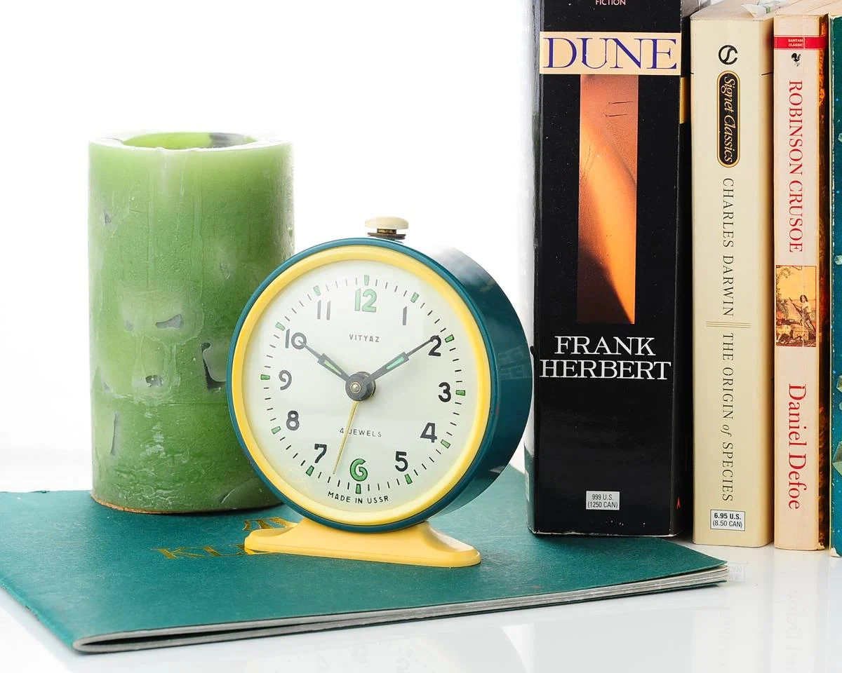 Export version Vitjaz' Soviet mechanical alarm clock - green, 3.7 inches diameter