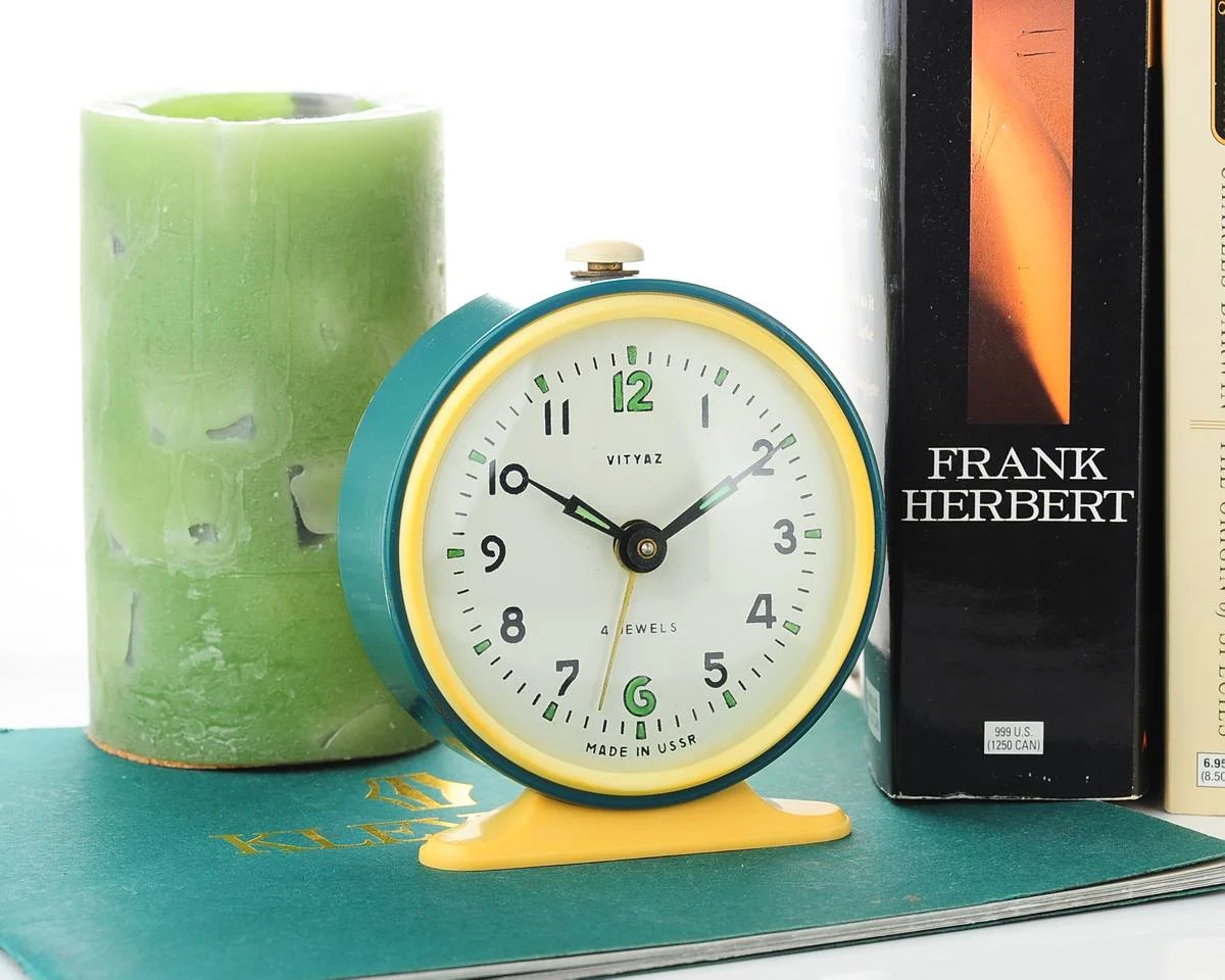 Export version Vitjaz' Soviet mechanical alarm clock - green, 3.7 inches diameter
