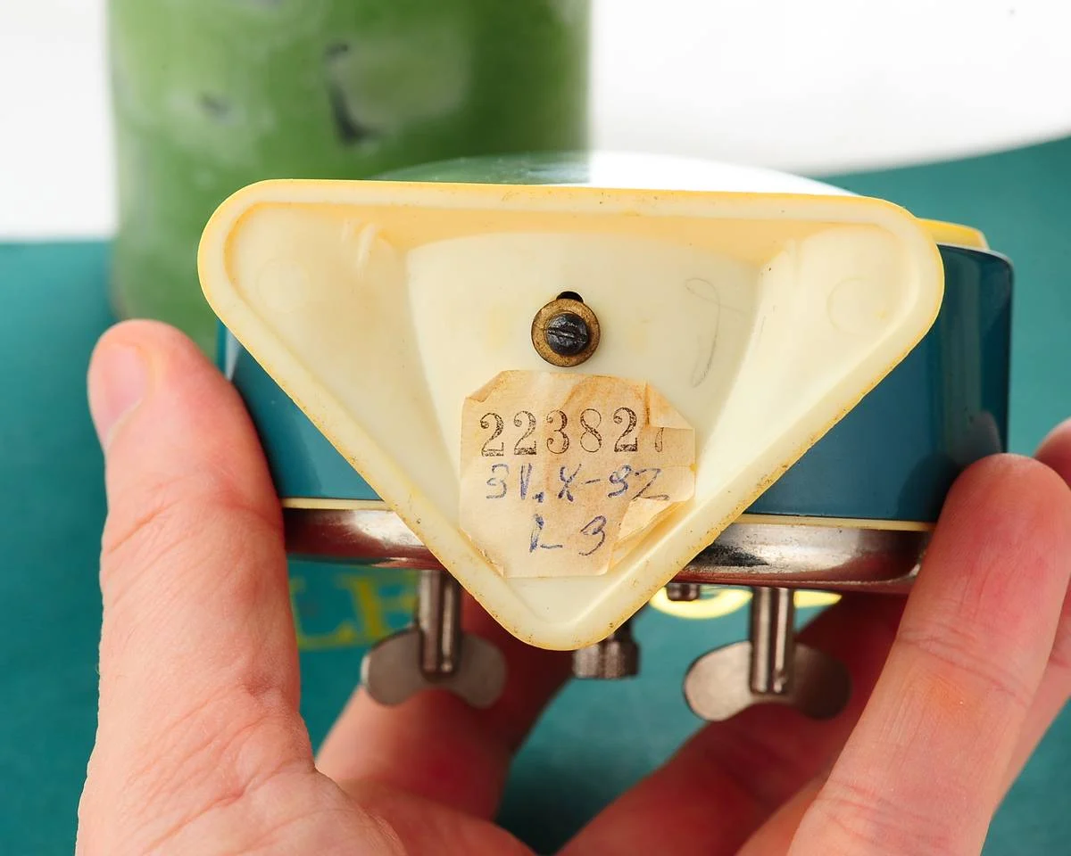 Export version Vitjaz' Soviet mechanical alarm clock - green, 3.7 inches diameter