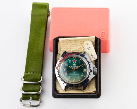 TIME CAPSULE: Vostok Komandirskie Paratroopers mechanical watch for landing troops – new old stock(NOS)!