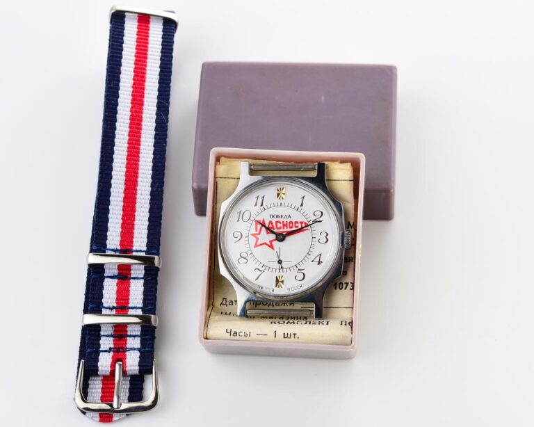 TIME CAPSULE: Soviet mechanical POBEDA Glasnost watch - New Old Stock(NOS)!