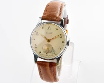 Vintage Soviet mechanical Pobeda watch, 2MChZ from 1st quarter 1957