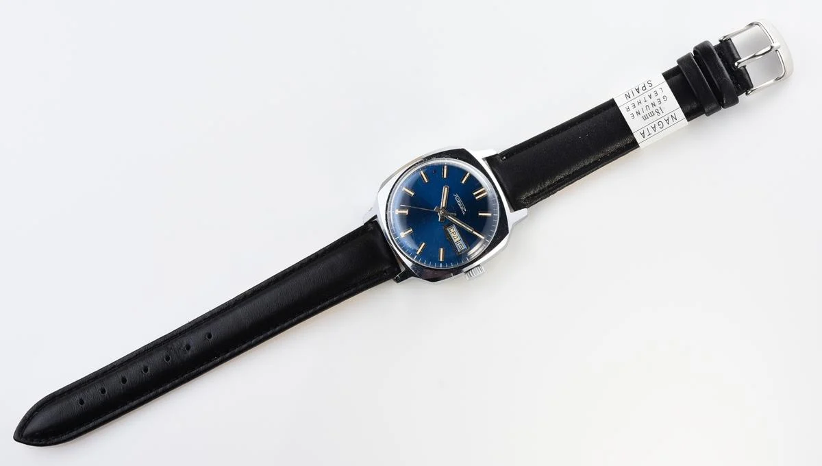 Soviet mechanical Raketa with automatic self winding movement