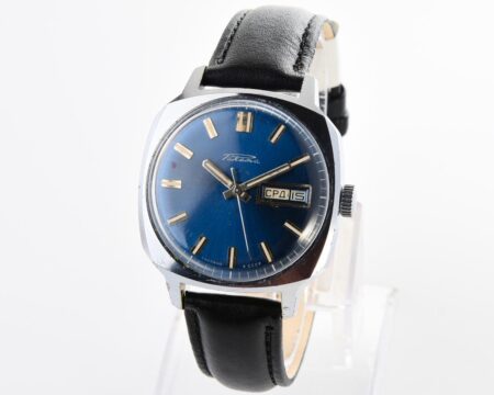 Soviet mechanical RAKETA with automatic self winding movement