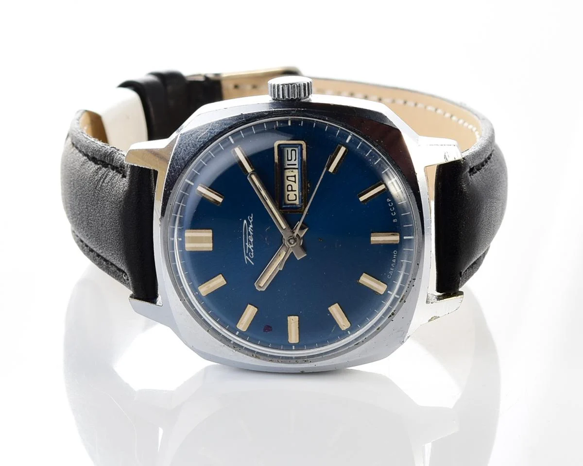 Soviet mechanical Raketa with automatic self winding movement