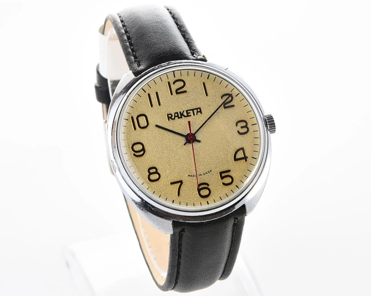 Large vintage Raketa mechanical watch