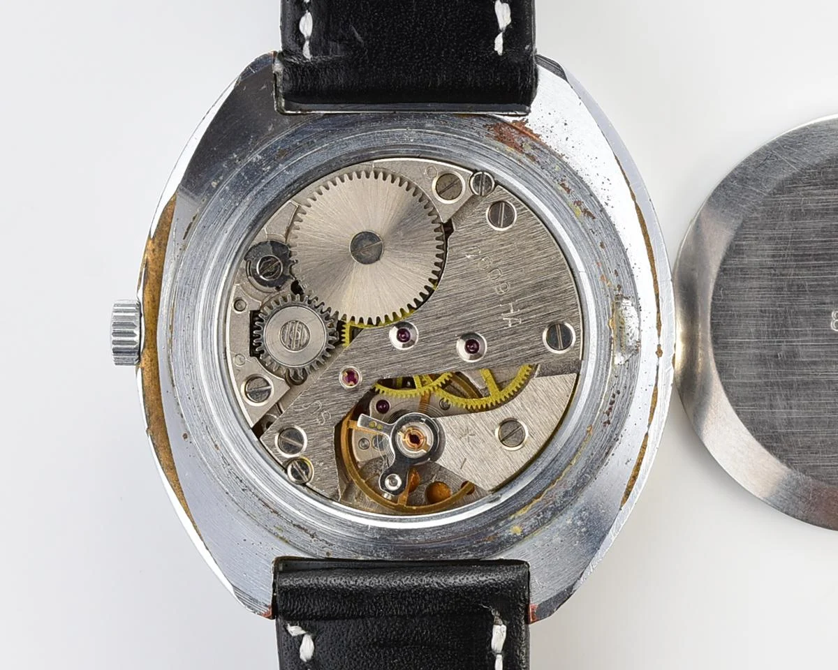 Large vintage Raketa mechanical watch