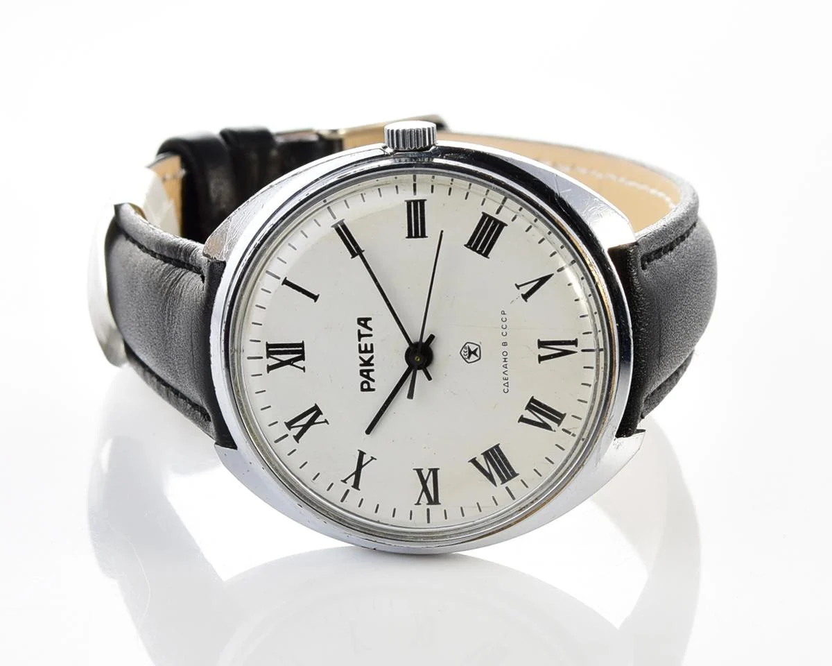 Large vintage Raketa mechanical watch