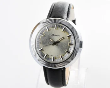 Large vintage Raketa mechanical watch