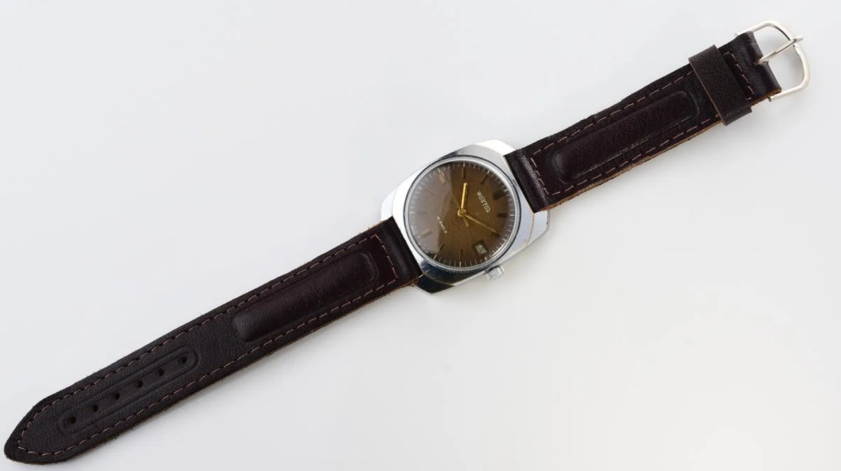 Export Wostok (Vostok) mechanical watch with beautiful textured teal dial