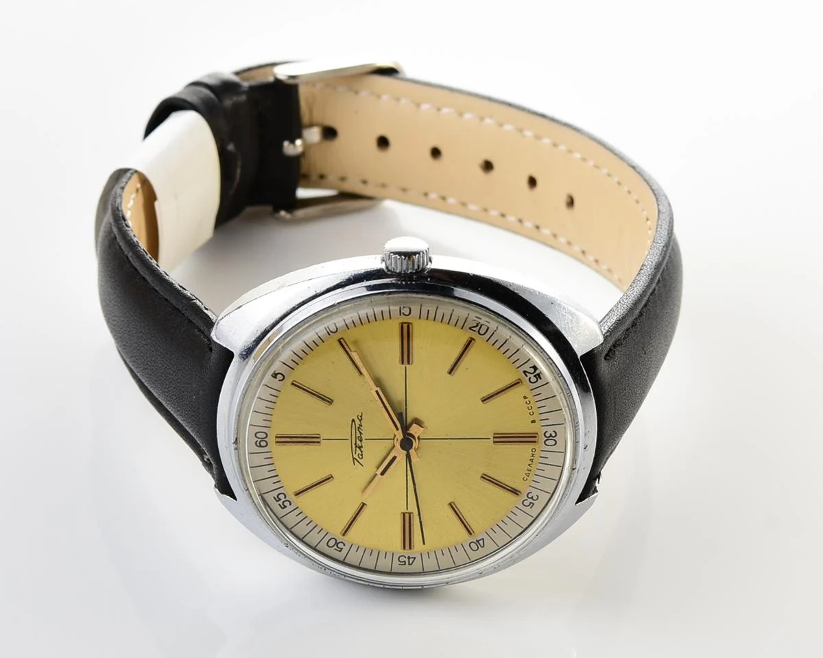 Large vintage Raketa mechanical watch