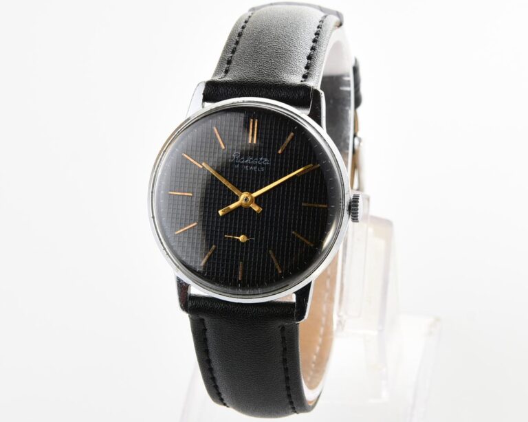 Soviet RAKETA vintage mechanical watch