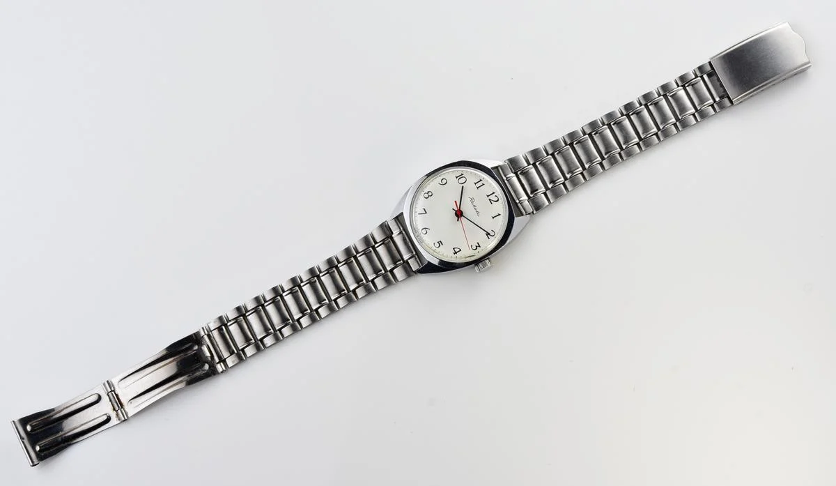 Soviet Raketa vintage mechanical watch with steel bracelet!