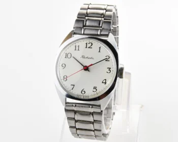 Soviet Raketa vintage mechanical watch with steel bracelet!