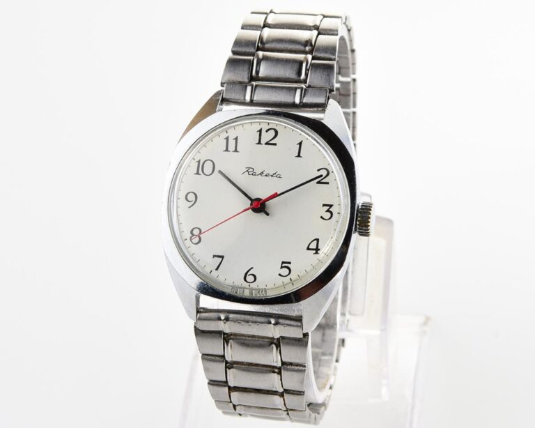 Soviet RAKETA vintage mechanical watch with steel bracelet!